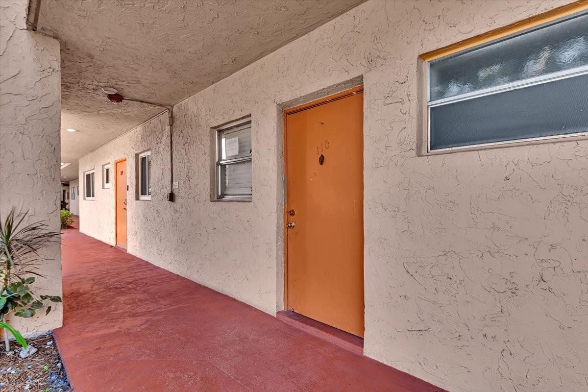 8380 Lagos De Campo Boulevard 110 — photo 2