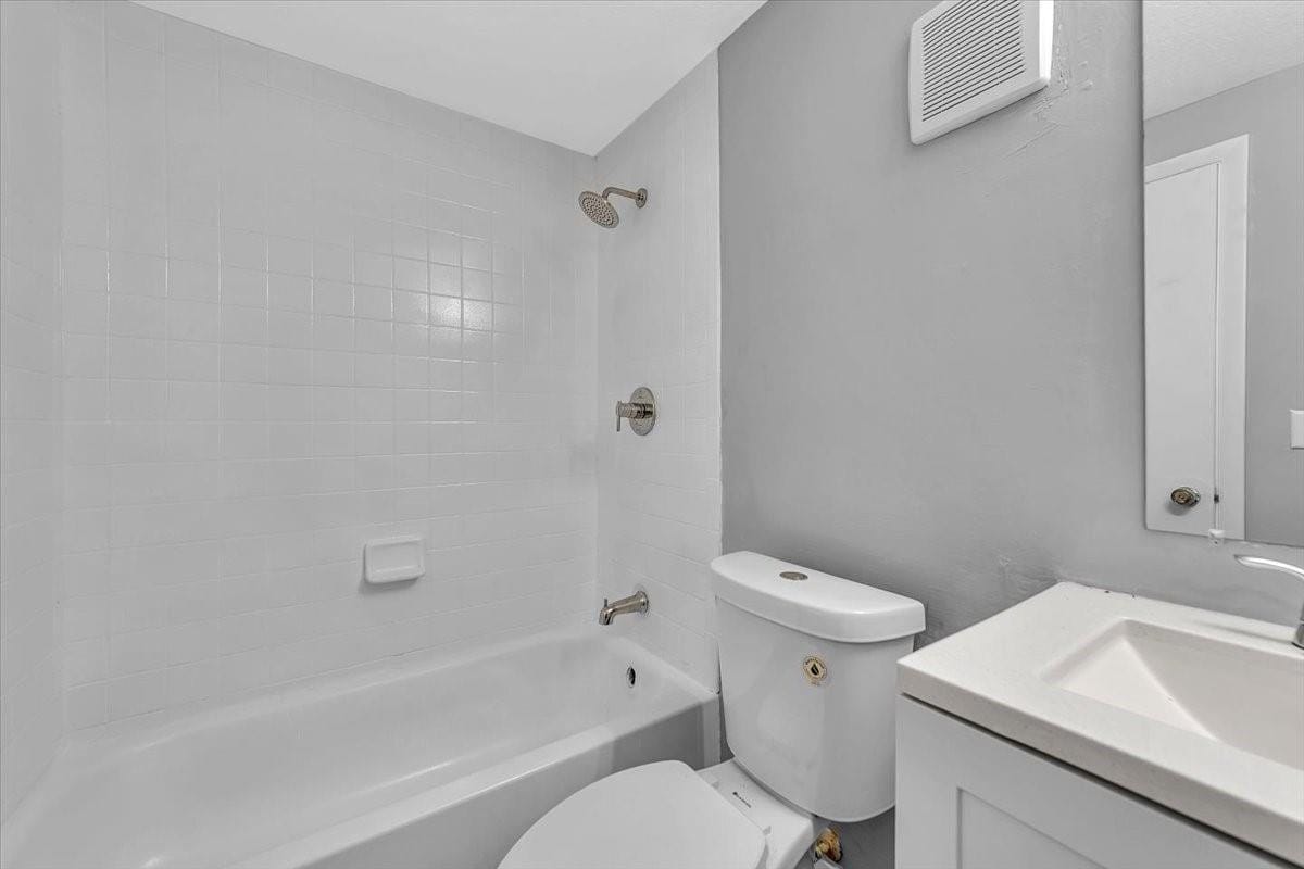8380 Lagos De Campo Boulevard 110, Tamarac, FL 33321 photo 22