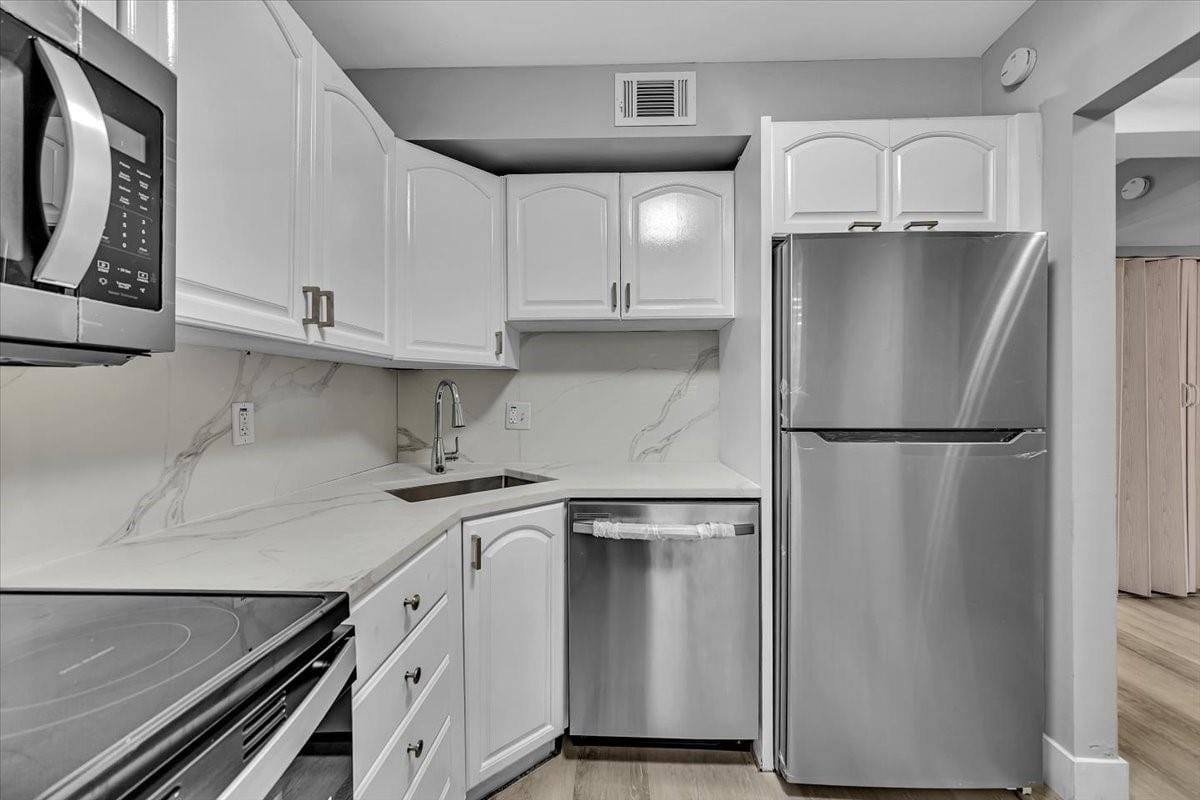 8380 Lagos De Campo Boulevard 110 — photo 8