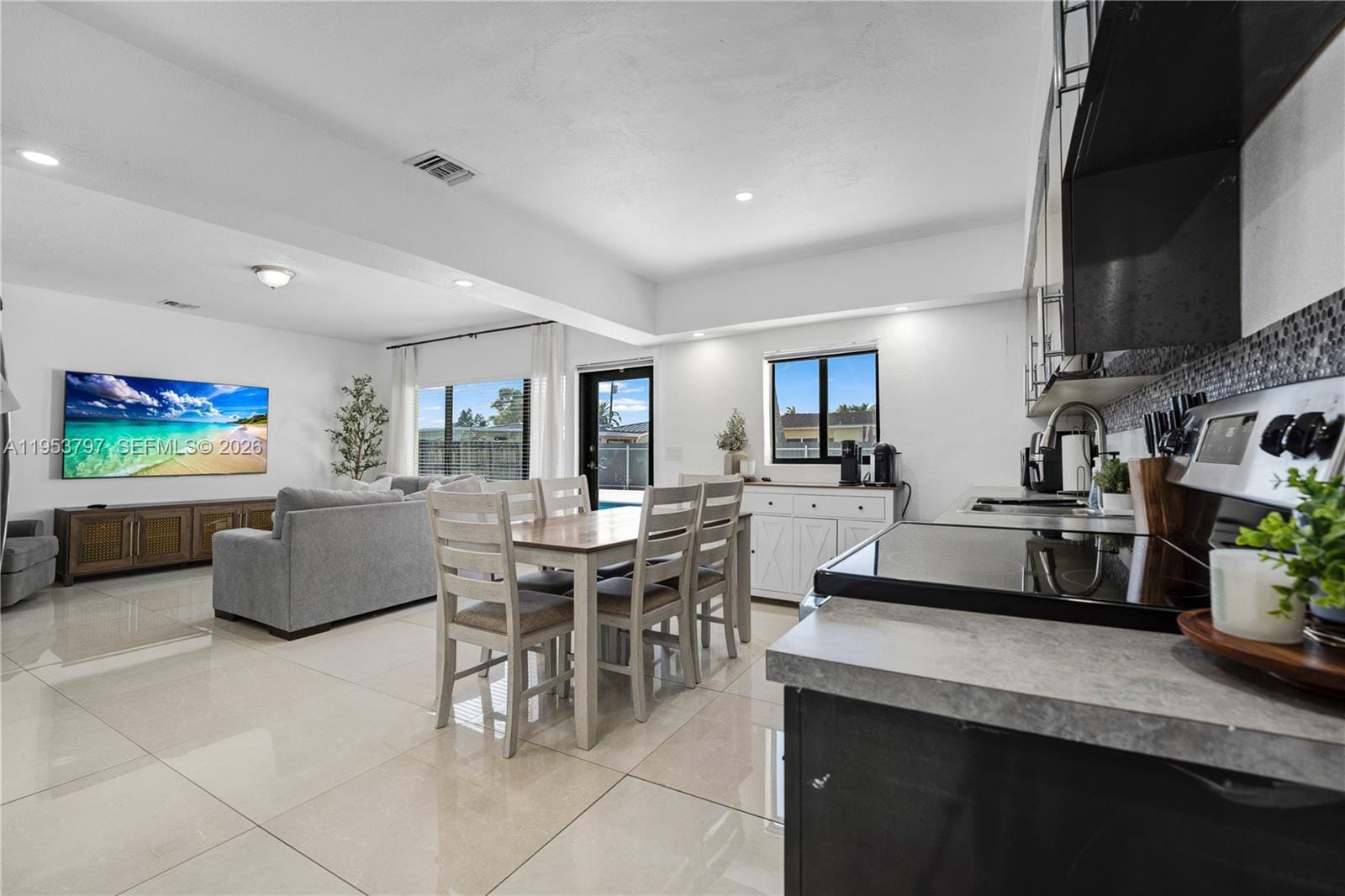 11610 NW 57th Court, Hialeah, FL 33012 photo 13