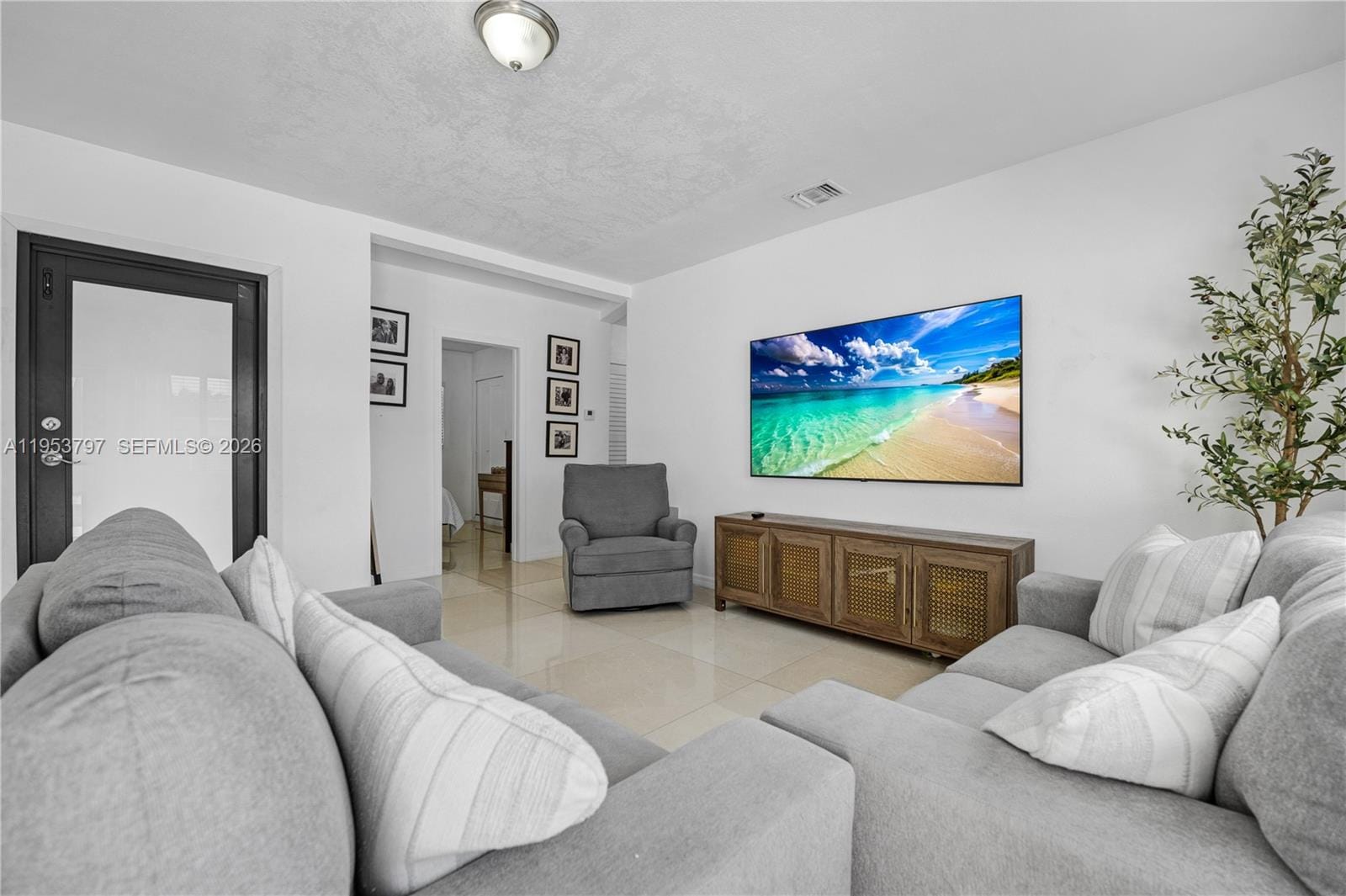 11610 NW 57th Court, Hialeah, FL 33012 photo 8
