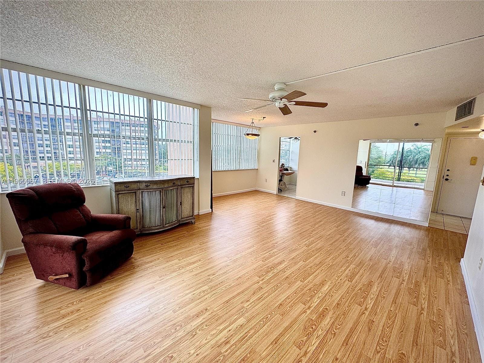 1100 Saint Charles Place 411 — photo 4