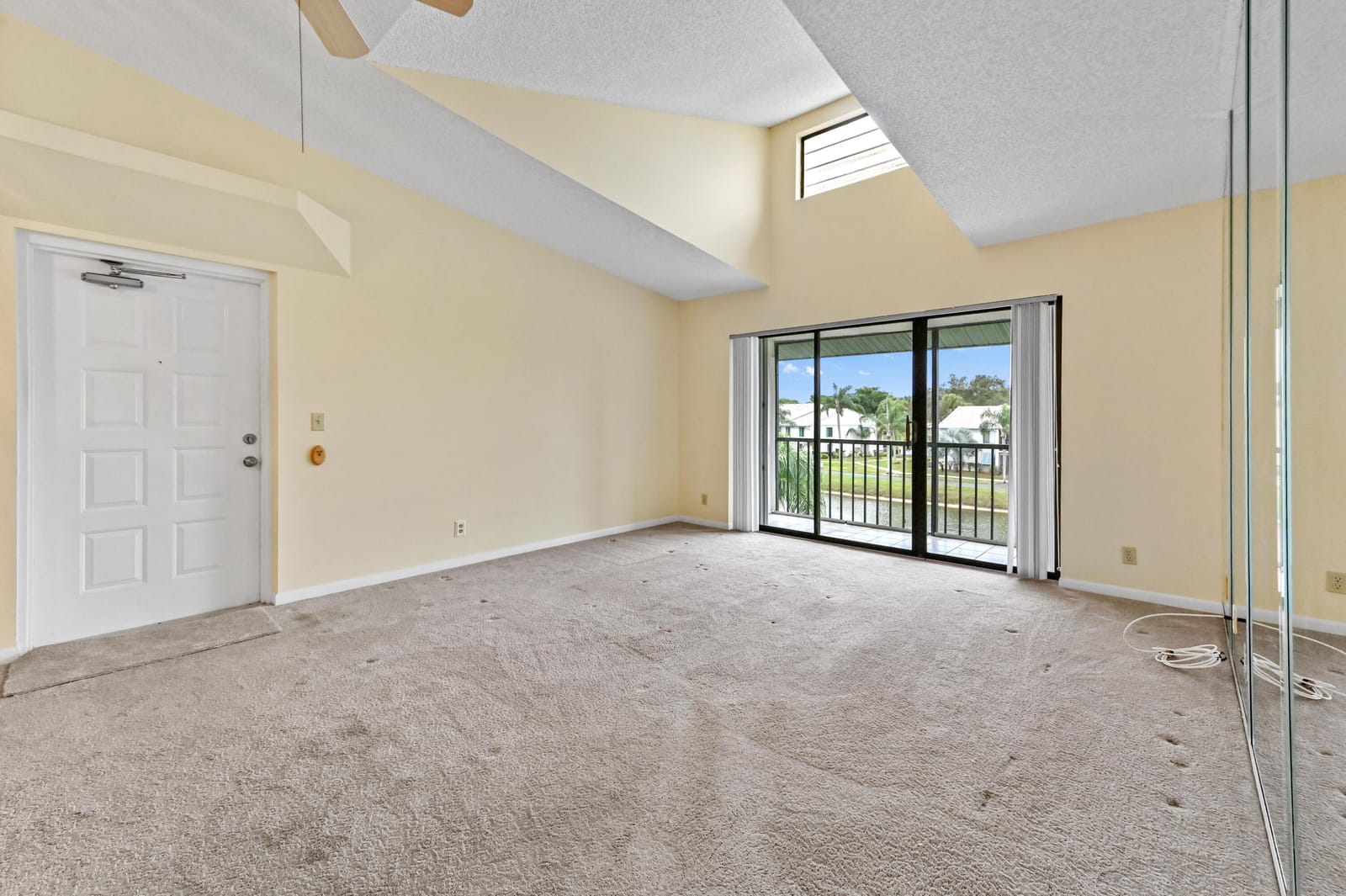 1106 Green Pine Boulevard G3, West Palm Beach, FL 33409 photo 4