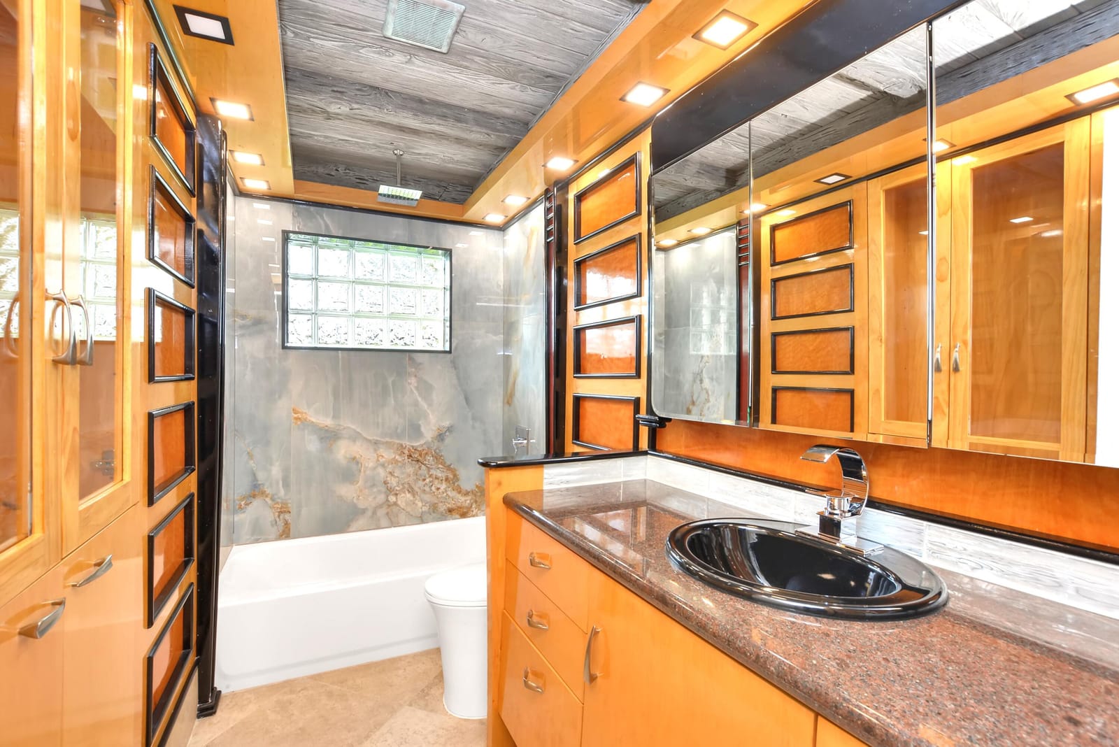105 NW 8th Place — photo 8