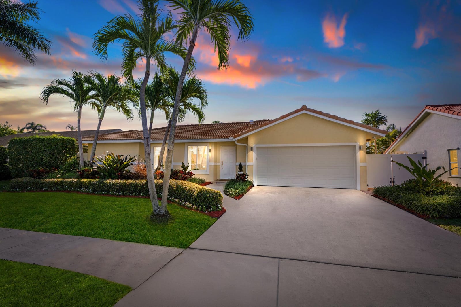 340 N Country Club Boulevard, Boca Raton, FL 33487 photo 1