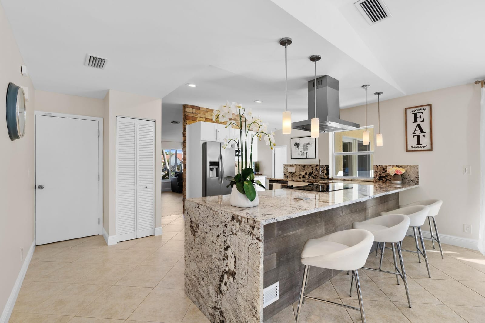 340 N Country Club Boulevard, Boca Raton, FL 33487 photo 10