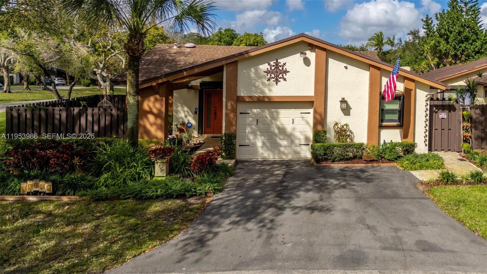 3 bedroom home for sale at 13595 114th, Miami, FL 33186 — $645,000