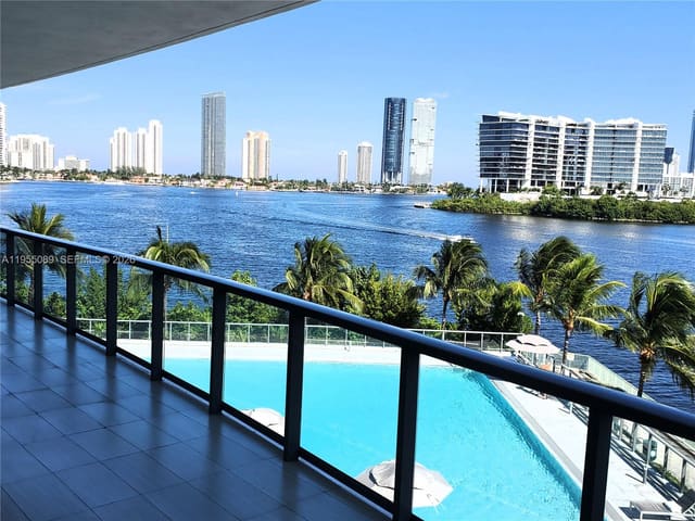 3300 NE 188th Street 315, Echo, Aventura, FL