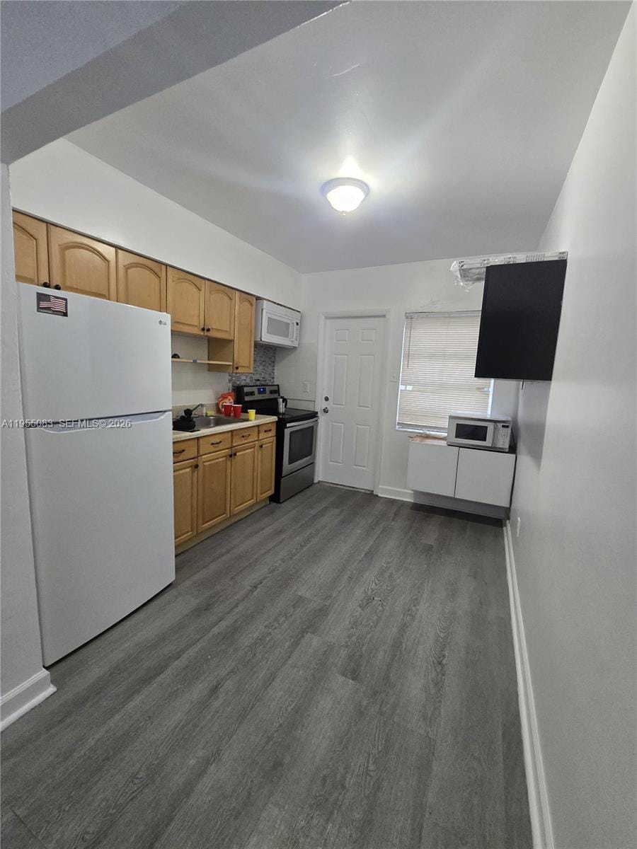2729 NW 47th Street, Miami, FL 33142 photo 22