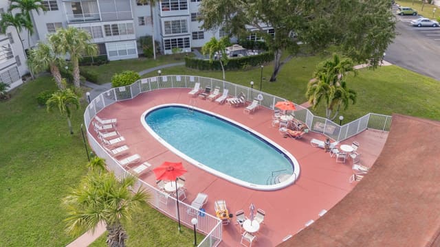 2881 NW 47th Terrace 103, sold in Lauderdale Oaks, Lauderdale Lakes, FL