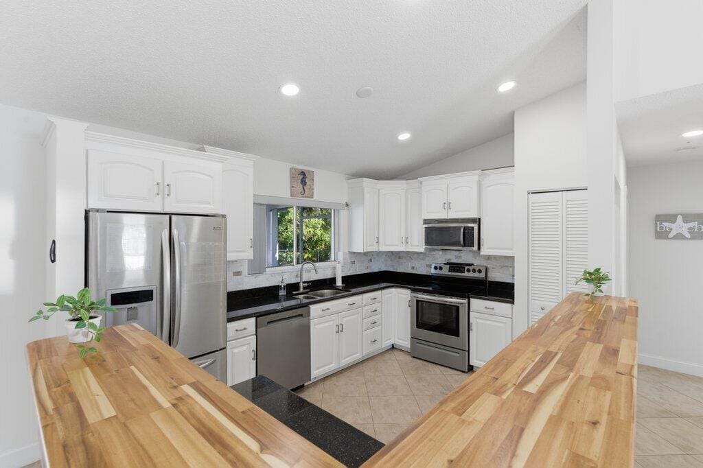 131 NE Naranja Avenue — photo 2