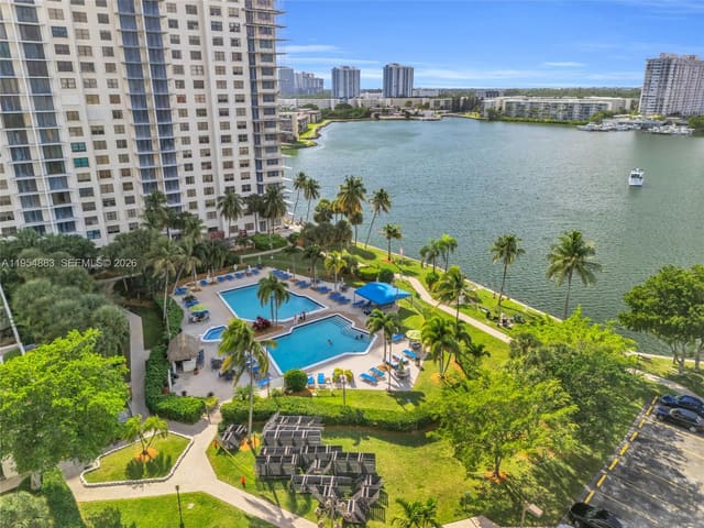 18181 NE 31st Court 806, sold in Tower At Biscayne Cove Co, Aventura, FL