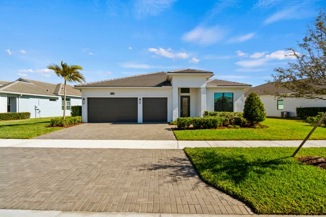 9091 SW Arco Way, Port St. Lucie, FL 34987