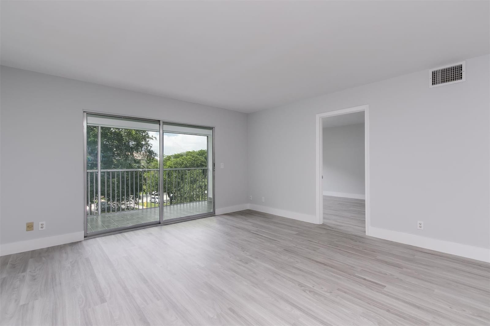12600 SW 5th Court 408l — photo 11