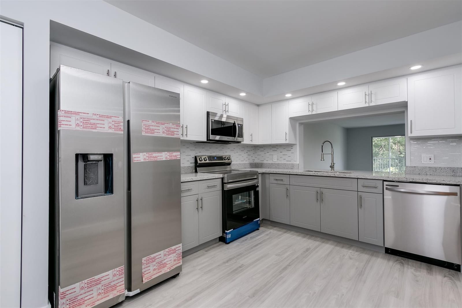 12600 SW 5th Court 408l — photo 4