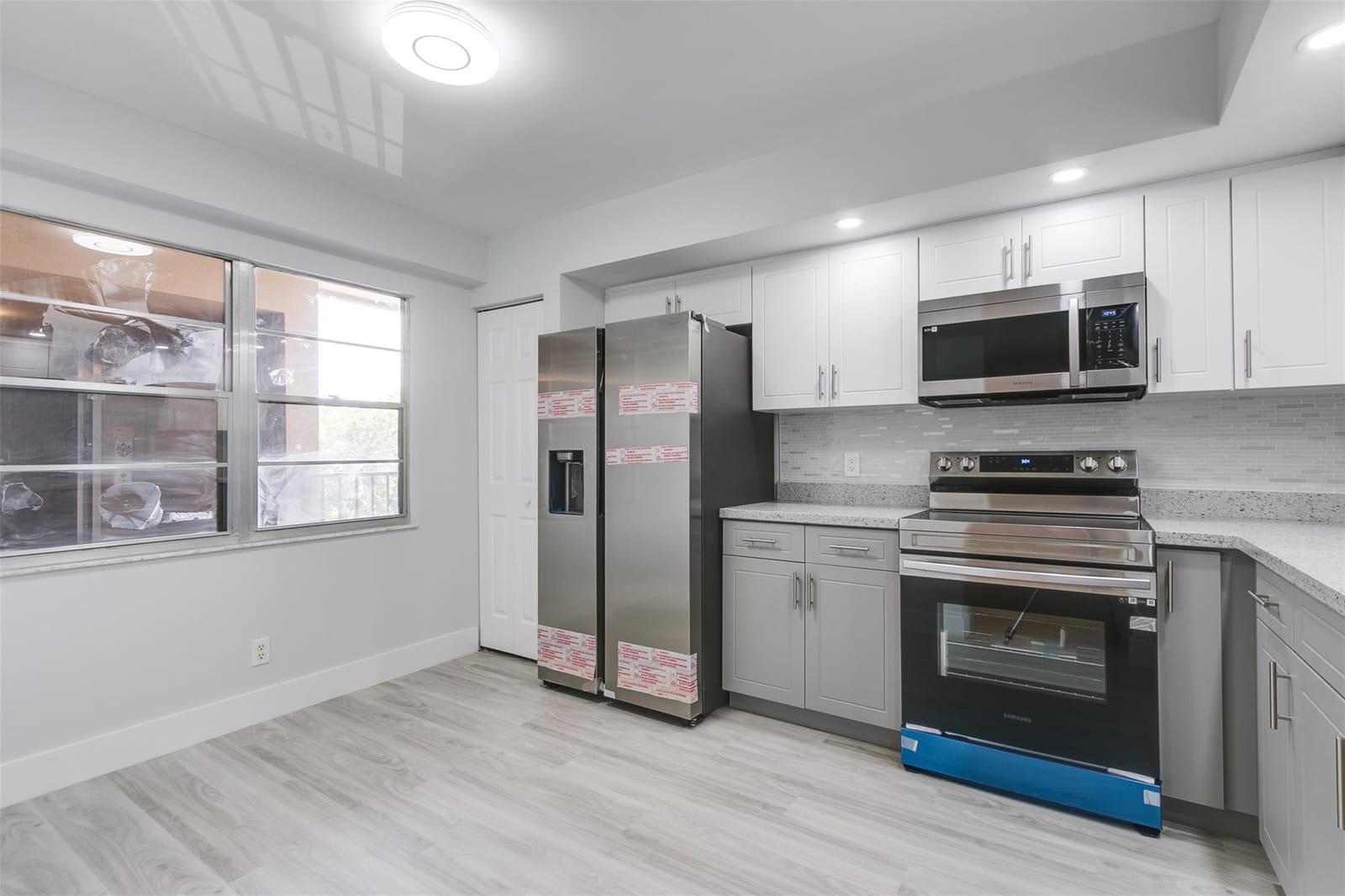 12600 SW 5th Court 408l — photo 6