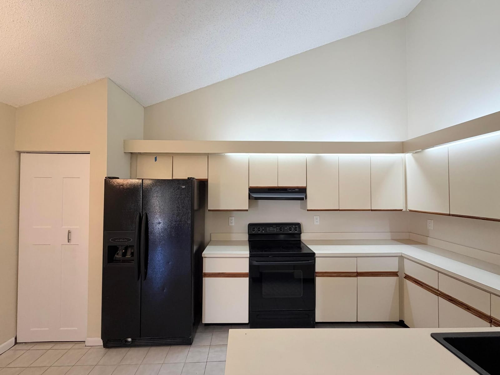1040 Summit Place Circle B — photo 12