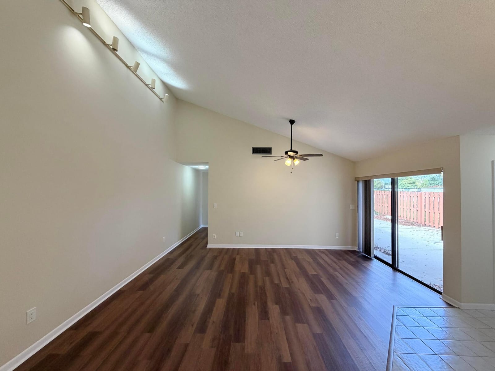1040 Summit Place Circle B, West Palm Beach, FL 33415 photo 15