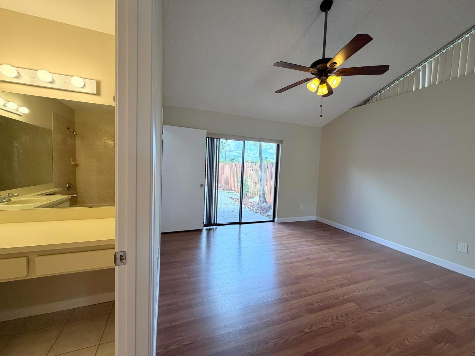 1040 Summit Place Circle B, West Palm Beach, FL 33415 photo 21