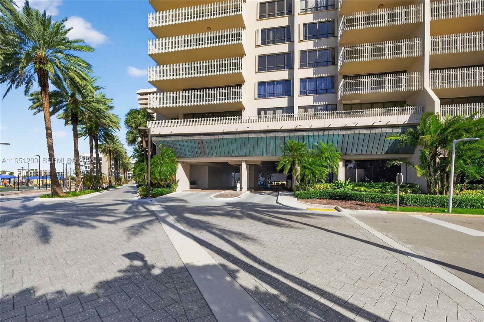 1 Grove Isle Drive A303, Miami, FL 33133 photo 30