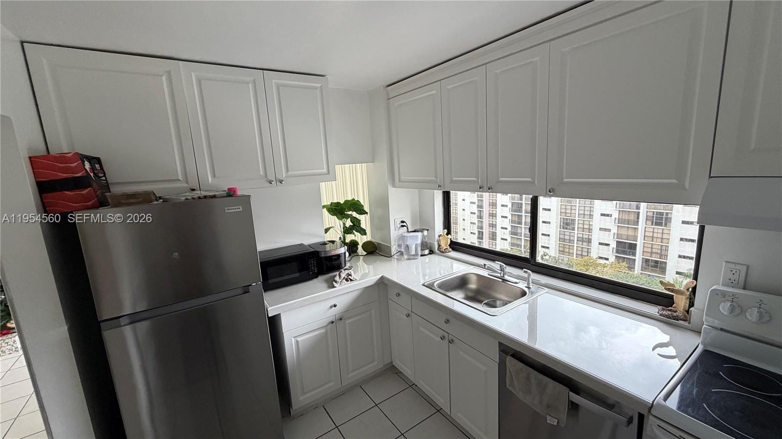 17011 N Bay Road 912, Sunny Isles Beach, FL 33160 photo 11