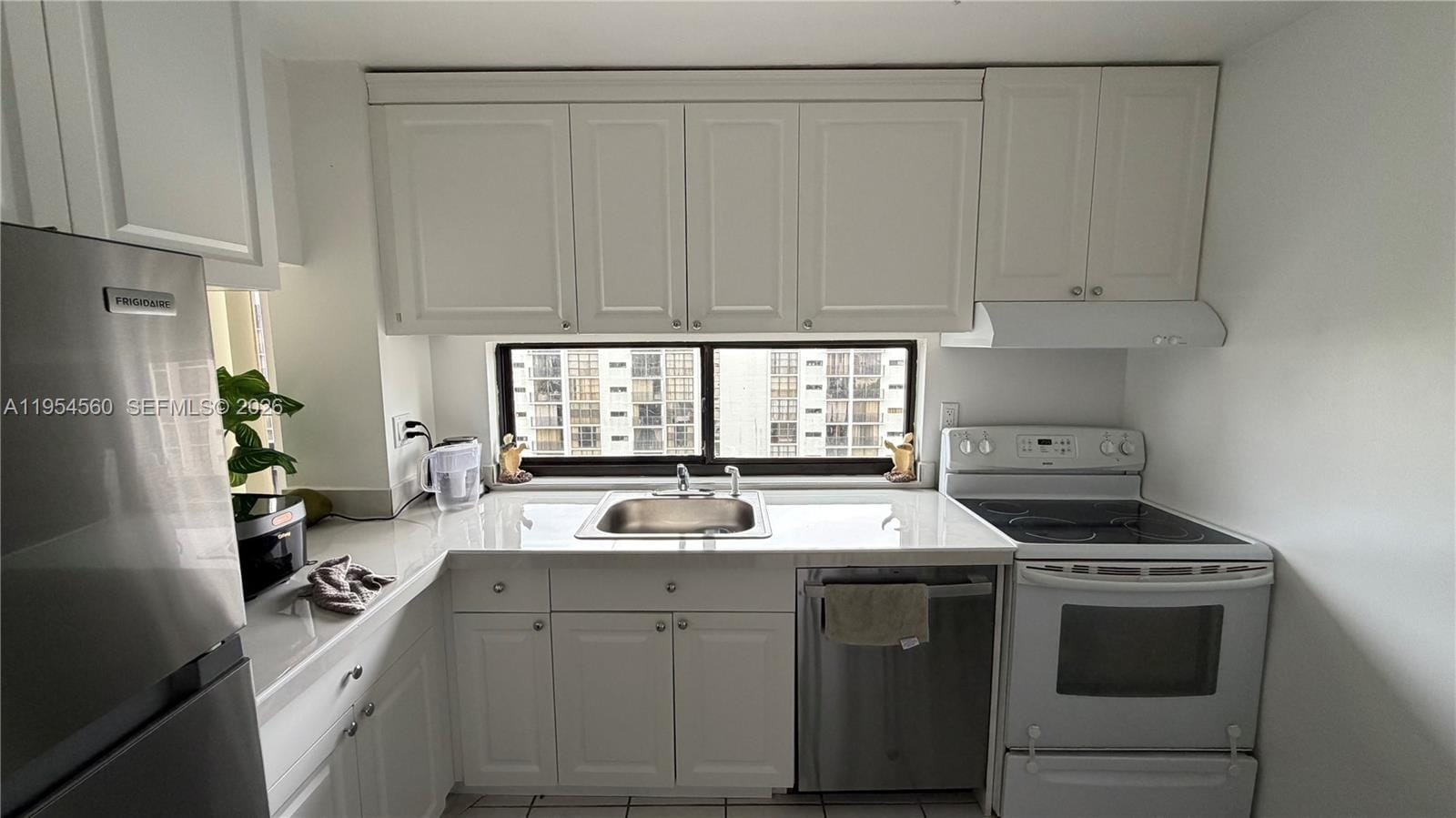 17011 N Bay Road 912, Sunny Isles Beach, FL 33160 photo 14