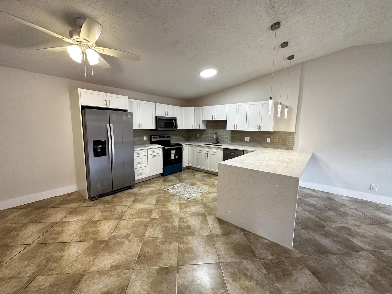 4326 Woodstock Drive C — photo 8