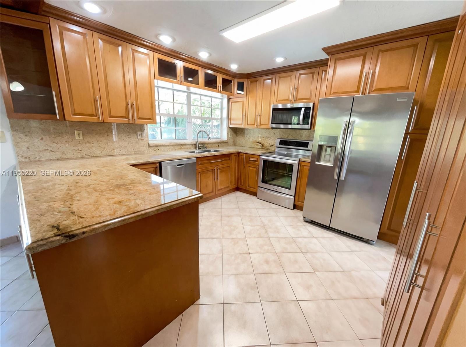 10001 SW 99th Avenue, Miami, FL 33176 photo 2