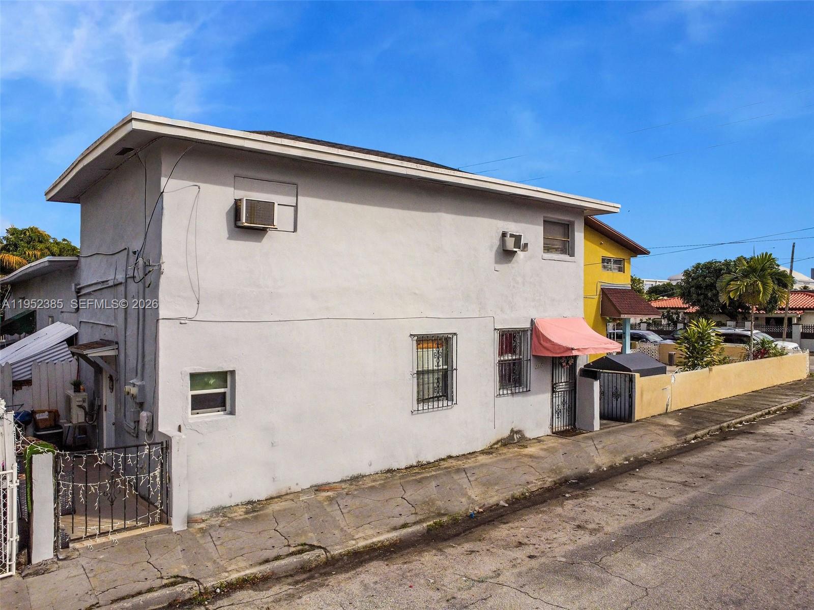 2105 NW 1st Street, Miami, FL 33125, Miami
