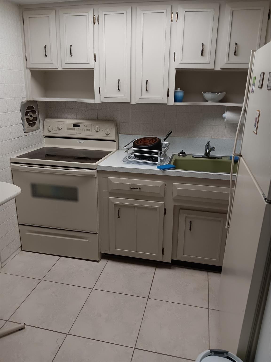 1110 N Riverside Drive 26 — photo 12