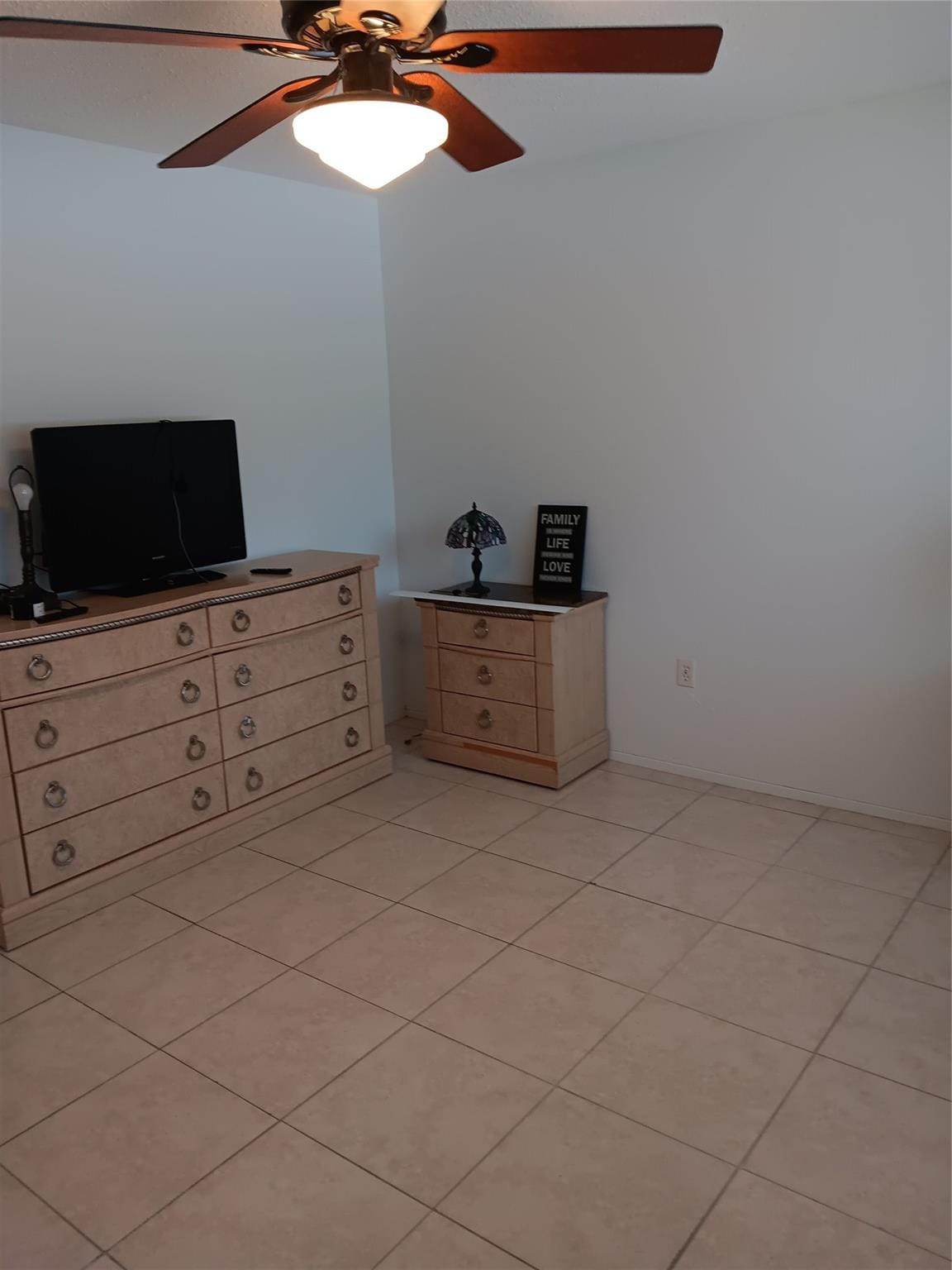 1110 N Riverside Drive 26 — photo 8