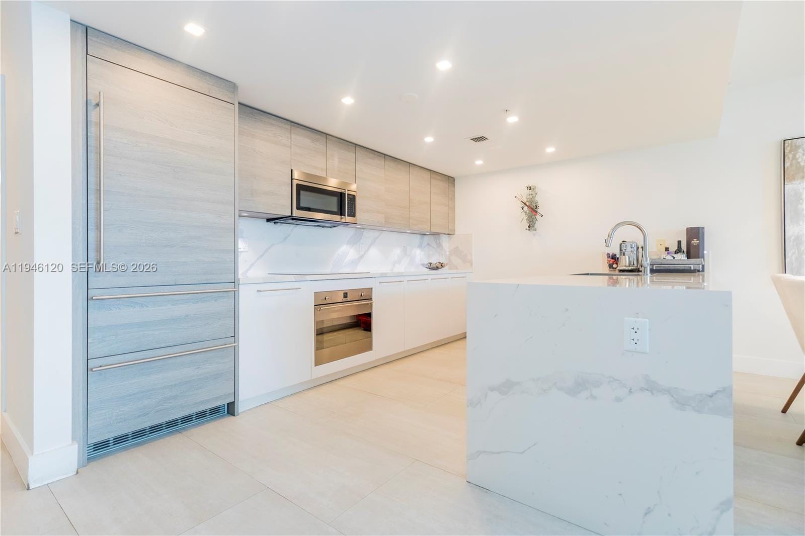 400 Sunny Isles Boulevard 1504, Sunny Isles Beach, FL 33160 photo 14