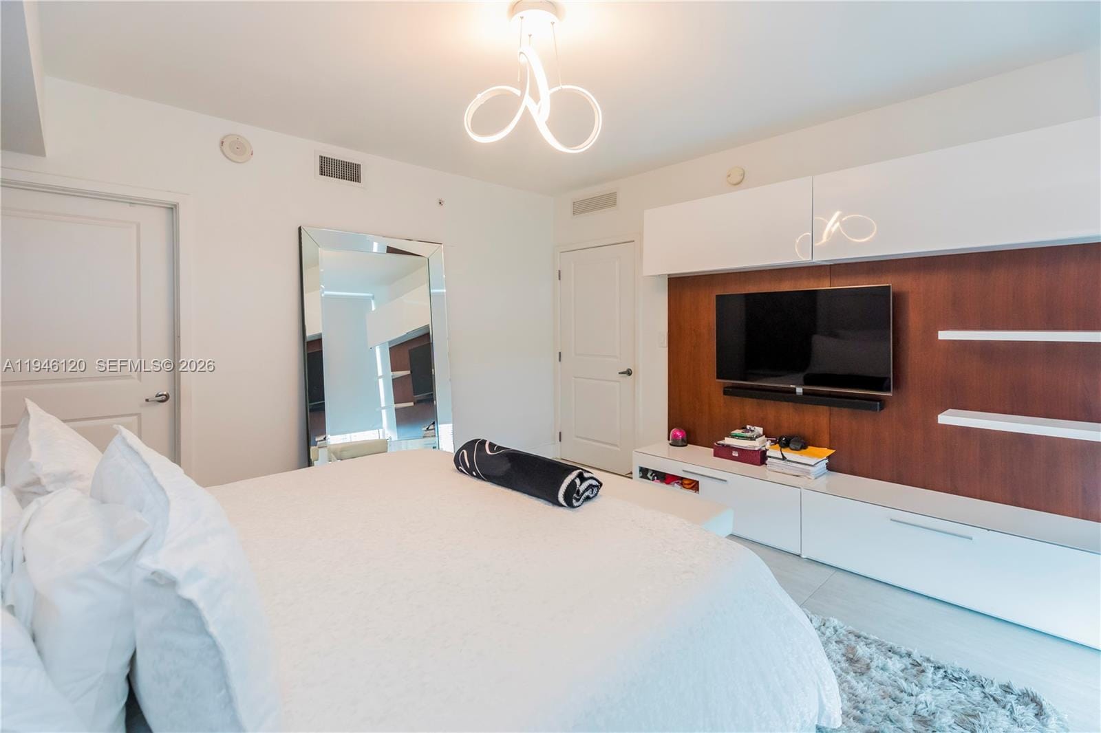 400 Sunny Isles Boulevard 1504, Sunny Isles Beach, FL 33160 photo 22