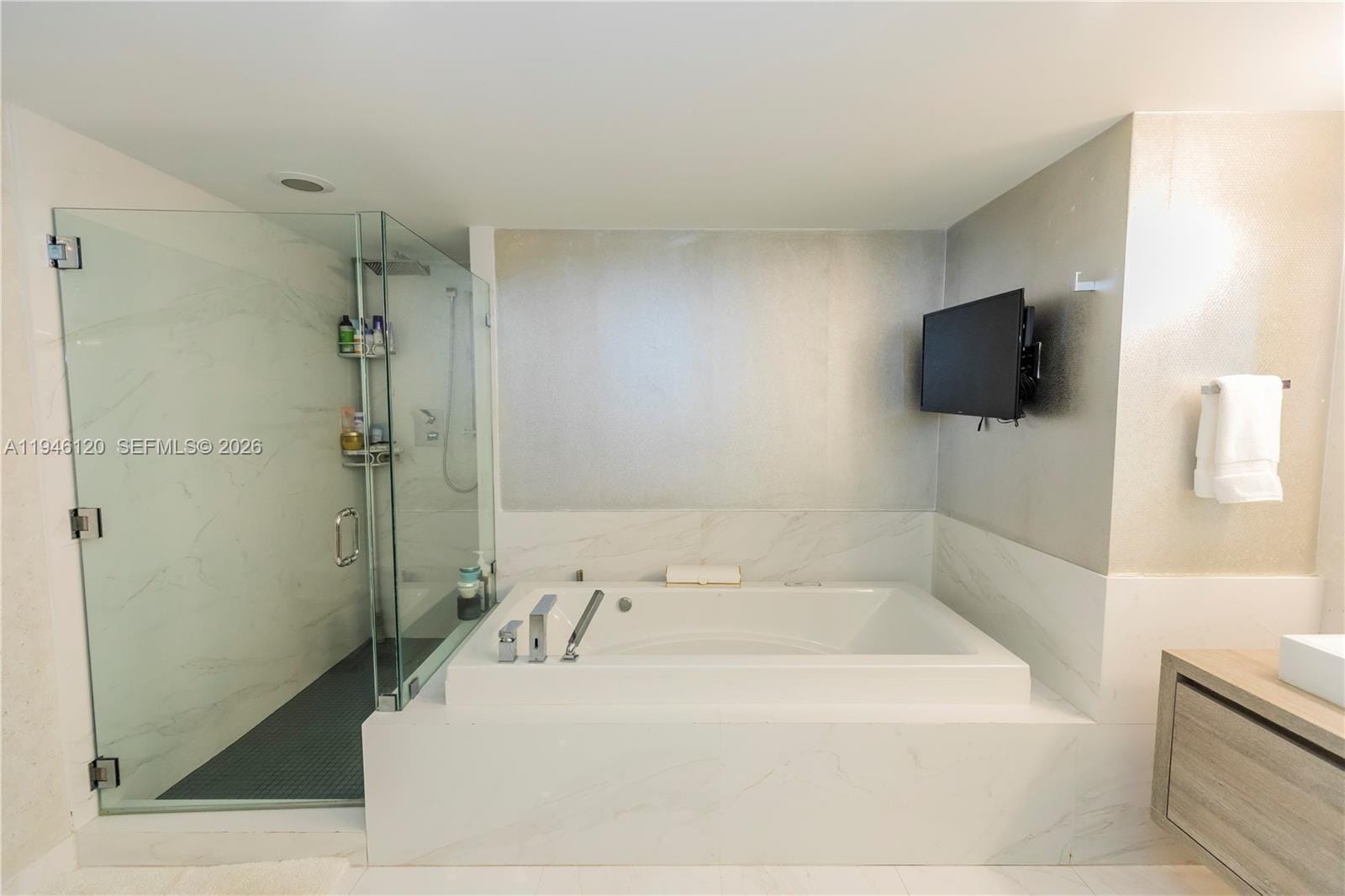 400 Sunny Isles Boulevard 1504, Sunny Isles Beach, FL 33160 photo 23