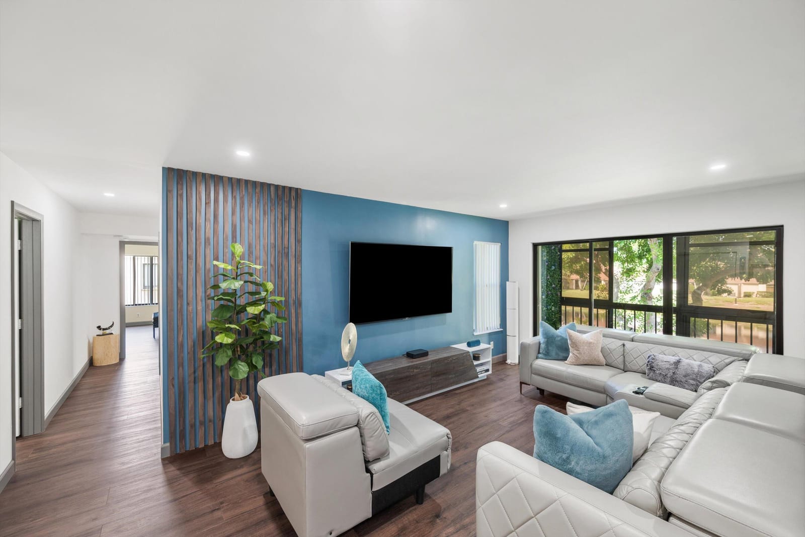 723 Sunny Pine Way B2 — photo 4