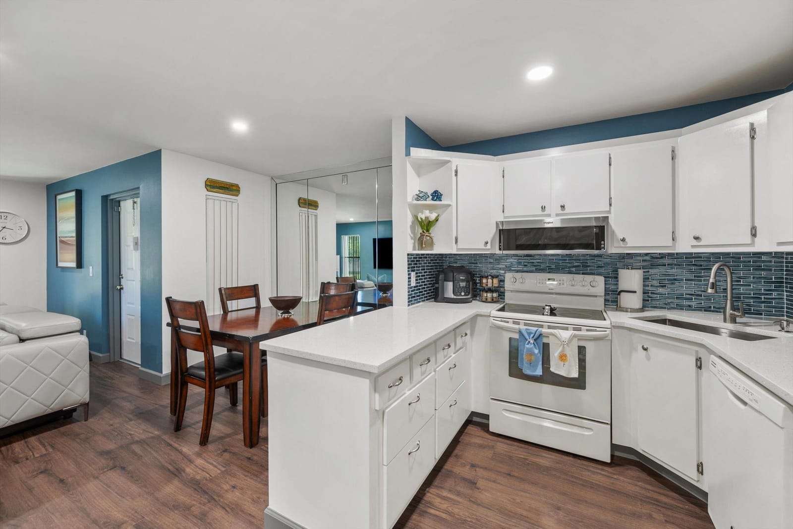 723 Sunny Pine Way B2 — photo 8