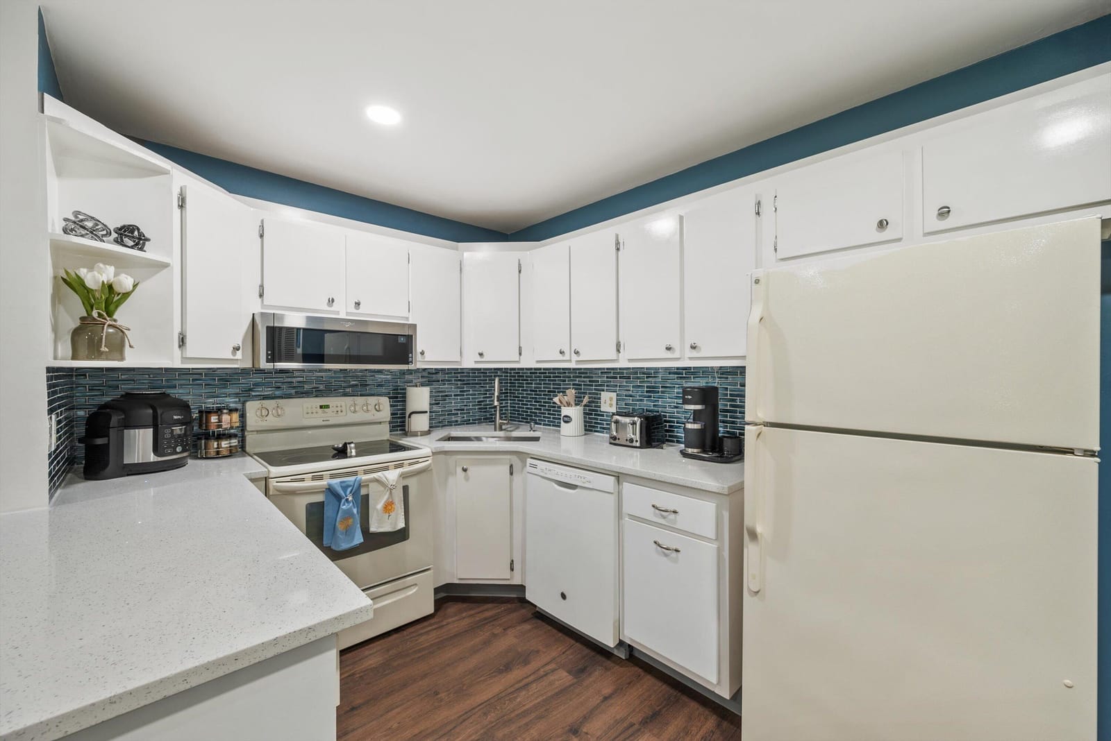 723 Sunny Pine Way B2 — photo 9