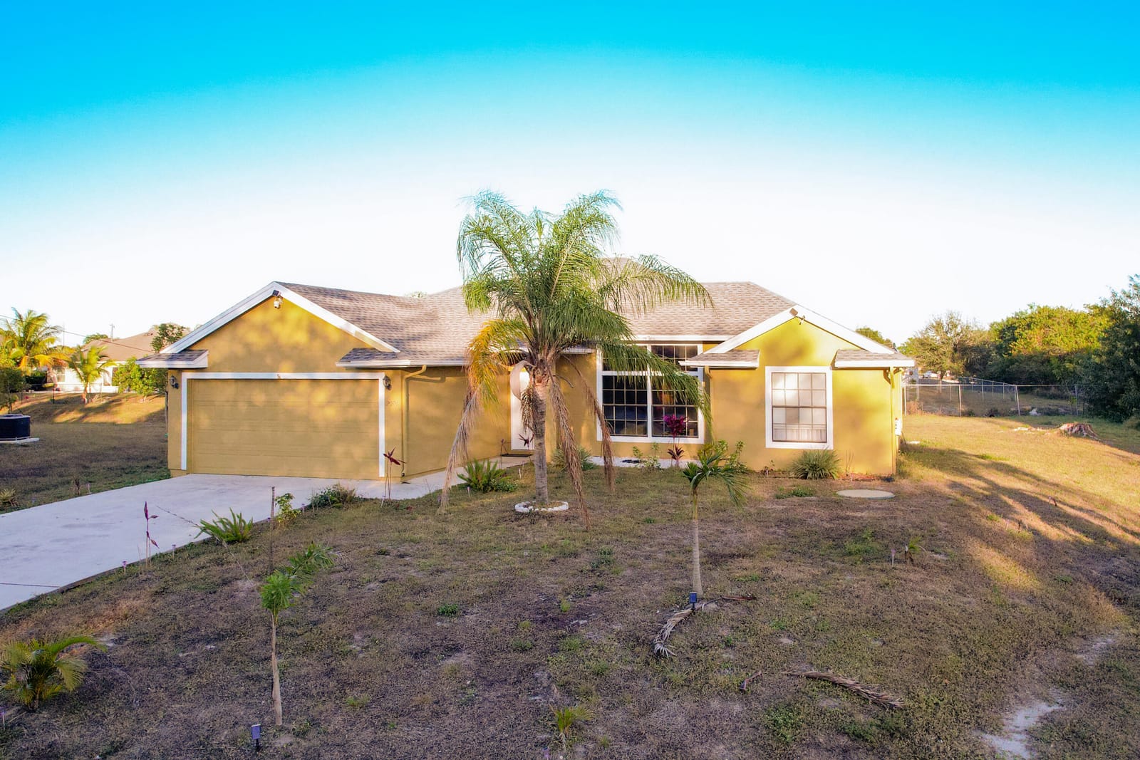 2091 SW Castinet Lane — photo 3