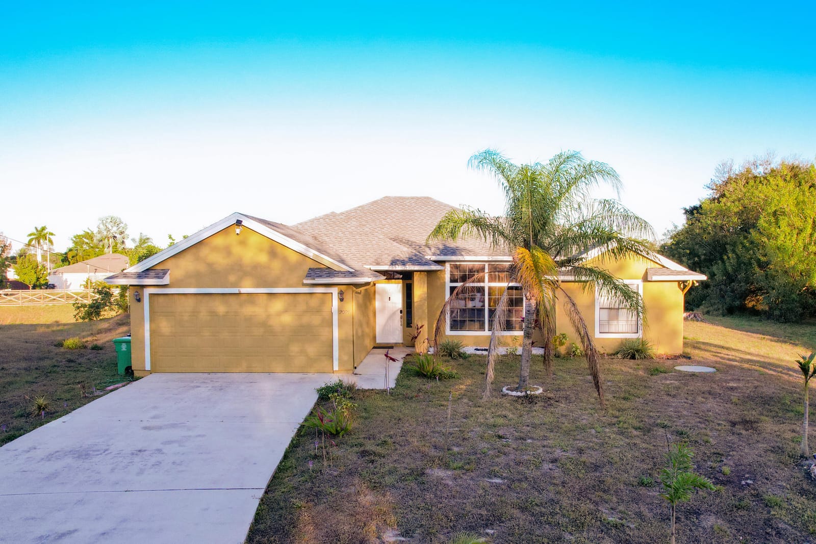 2091 SW Castinet Lane — photo 4