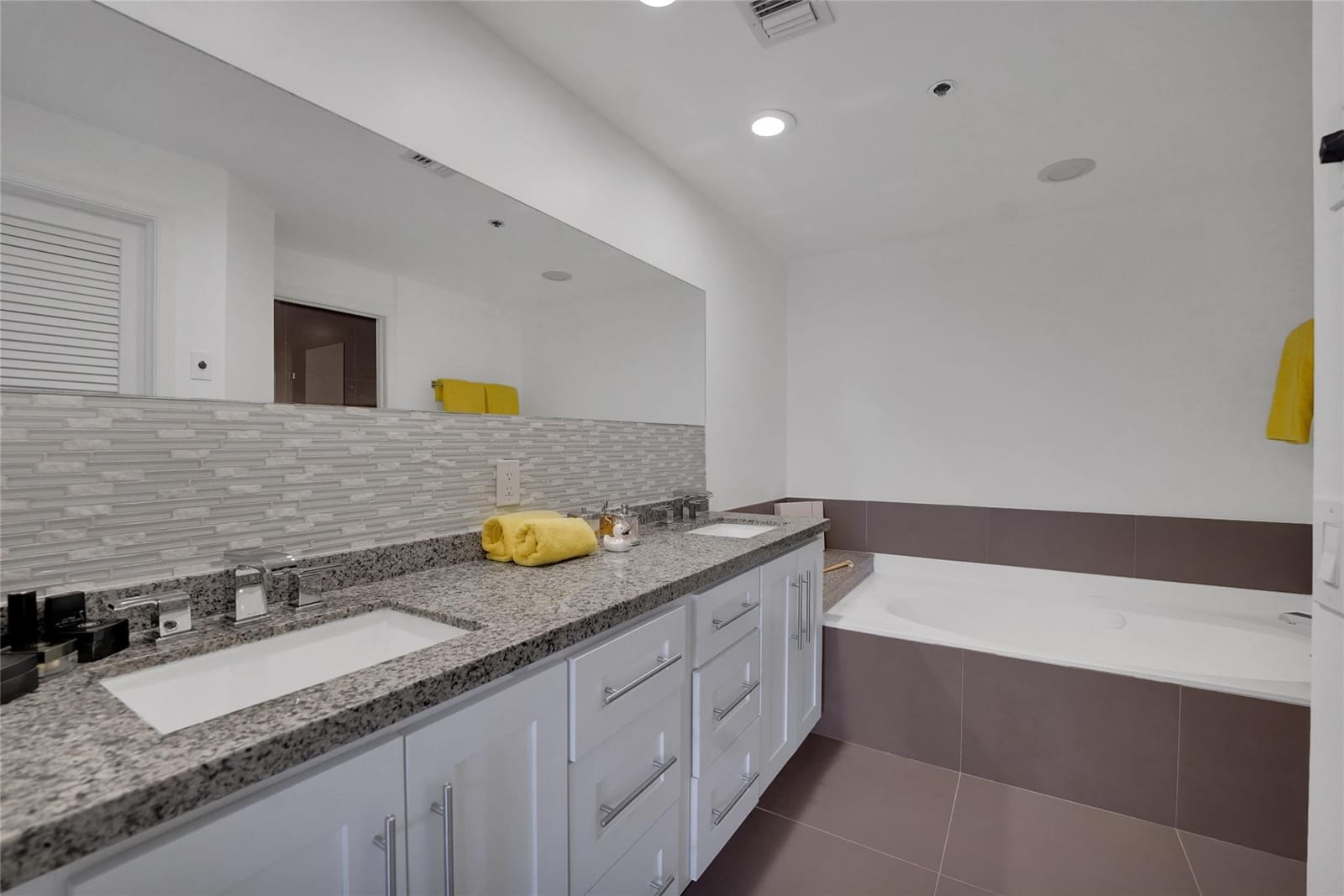4108 W Palm Aire Drive 083b — photo 11
