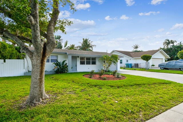 702 NE 10th Avenue, Boynton Beach, FL 33435 photo 2