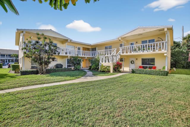 2755 NE 28th Avenue E2, sold in Lighthouse Bay, Lighthouse Point, FL