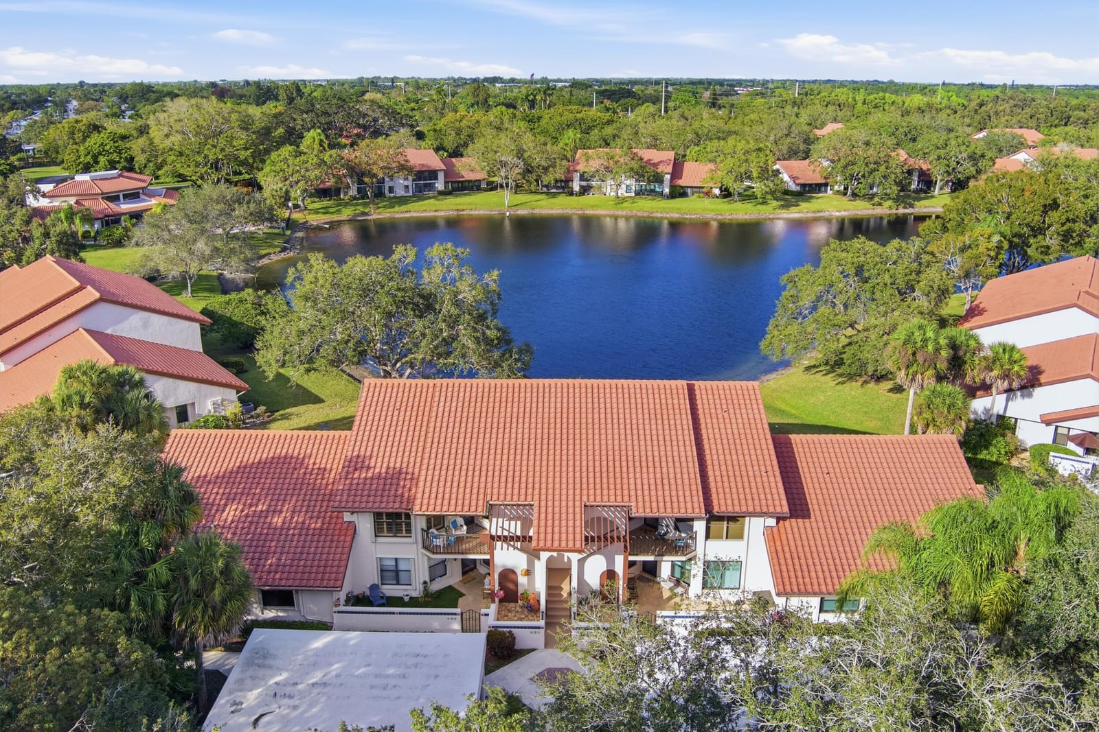 6100 SE Martinique Drive 201 — photo 3