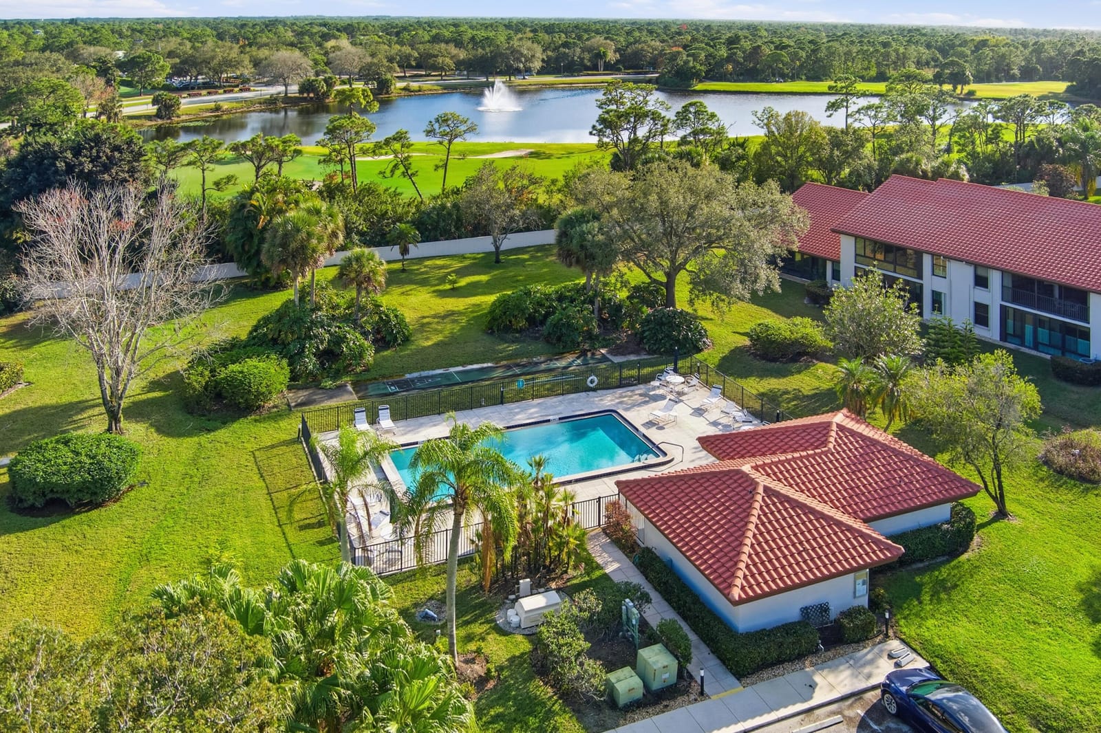 6100 SE Martinique Drive 201 — photo 8