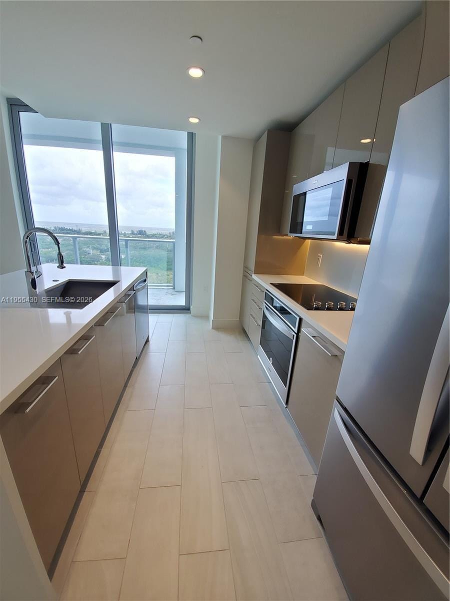 2000 Metropica Way 1401 — photo 11