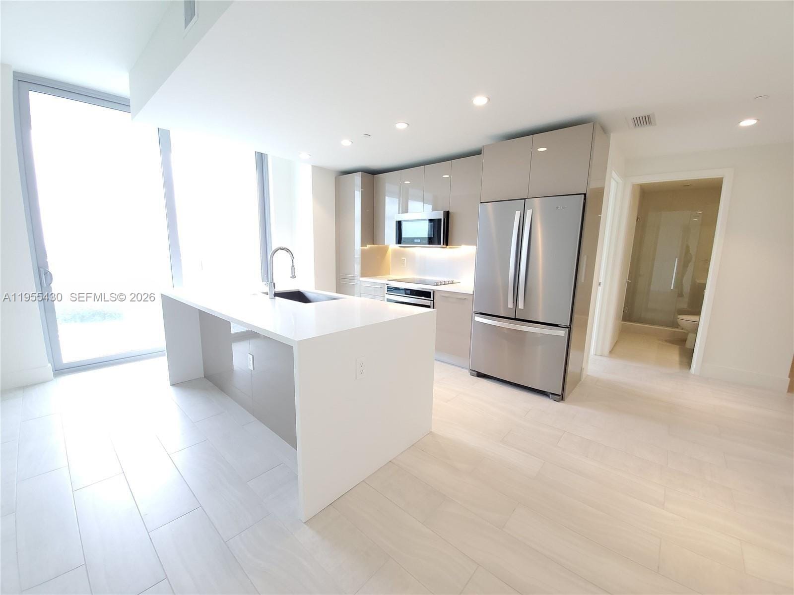 2000 Metropica Way 1401 — photo 6