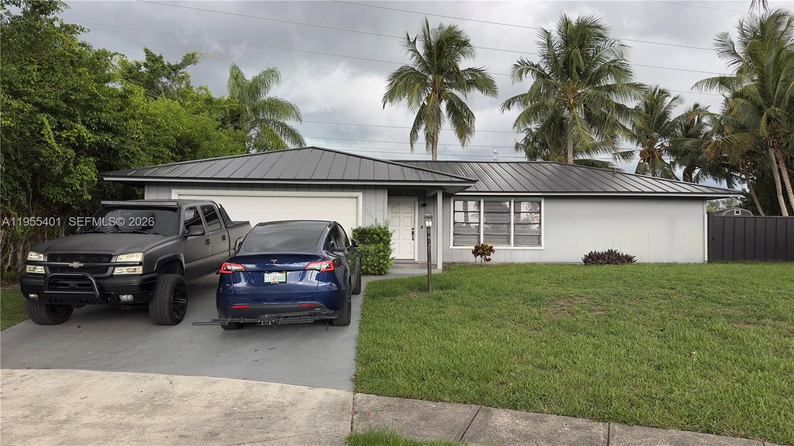 323 W Canterbury Drive W, Riviera Beach, FL 33407