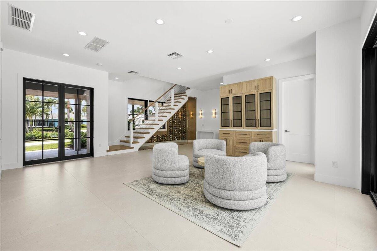 8 Leeward Circle — photo 5