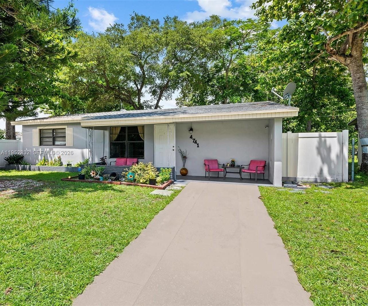 4741 SW 25th Terrace — photo 3