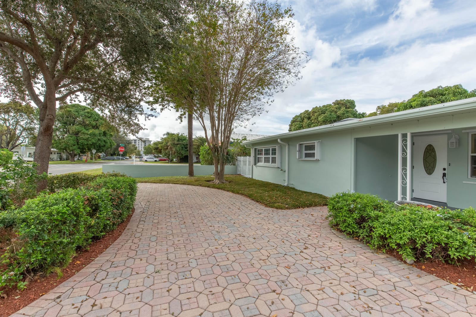 405 NE 24th Avenue, Pompano Beach, FL 33062 photo 2